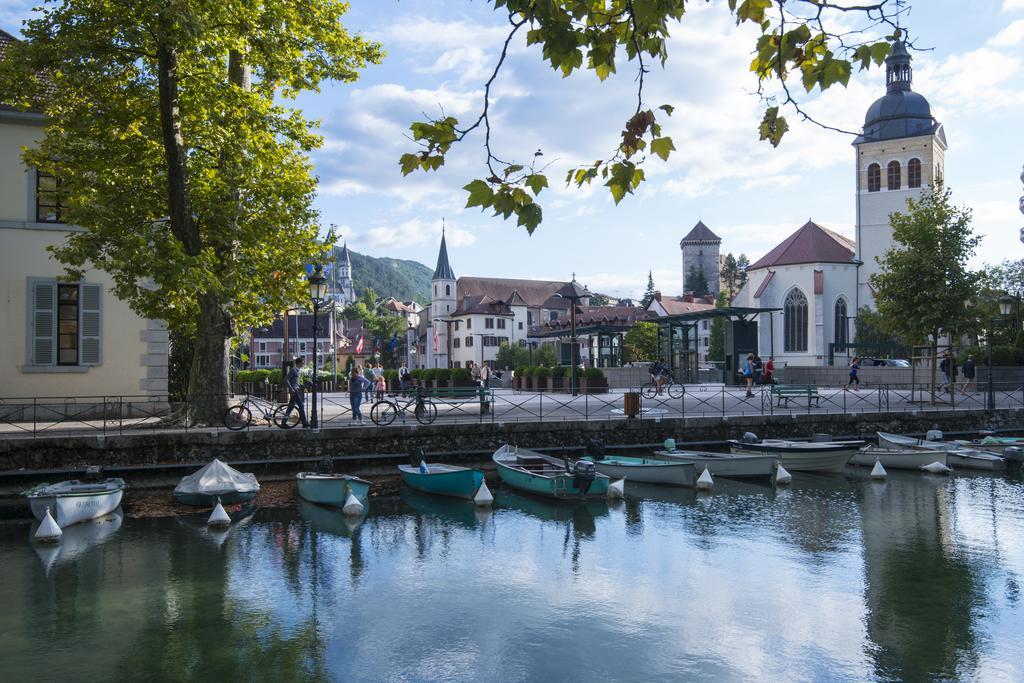Campanile Annecy - Cran Gevrier Hotell Eksteriør bilde