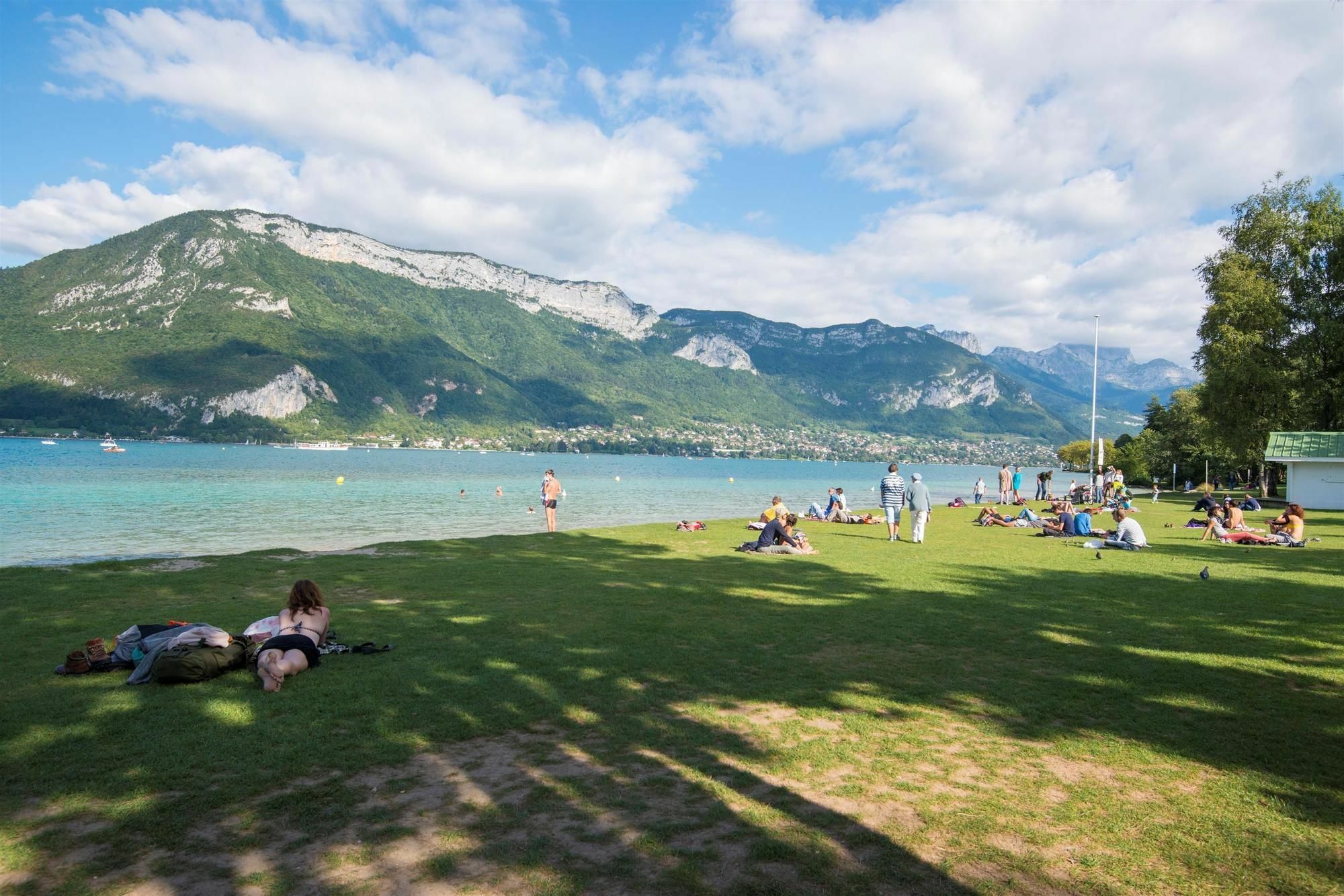Campanile Annecy - Cran Gevrier Hotell Eksteriør bilde